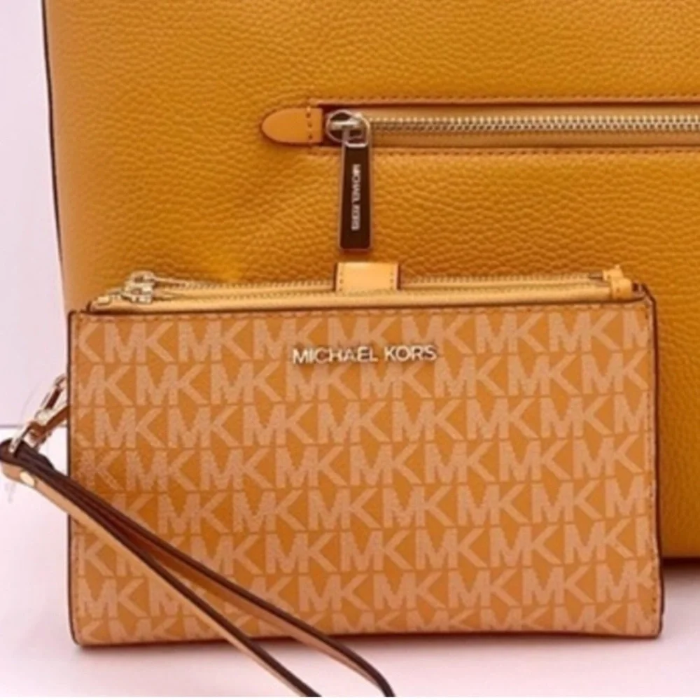 Michael Kors Double Zip Wallet Wristlet Honeycomb